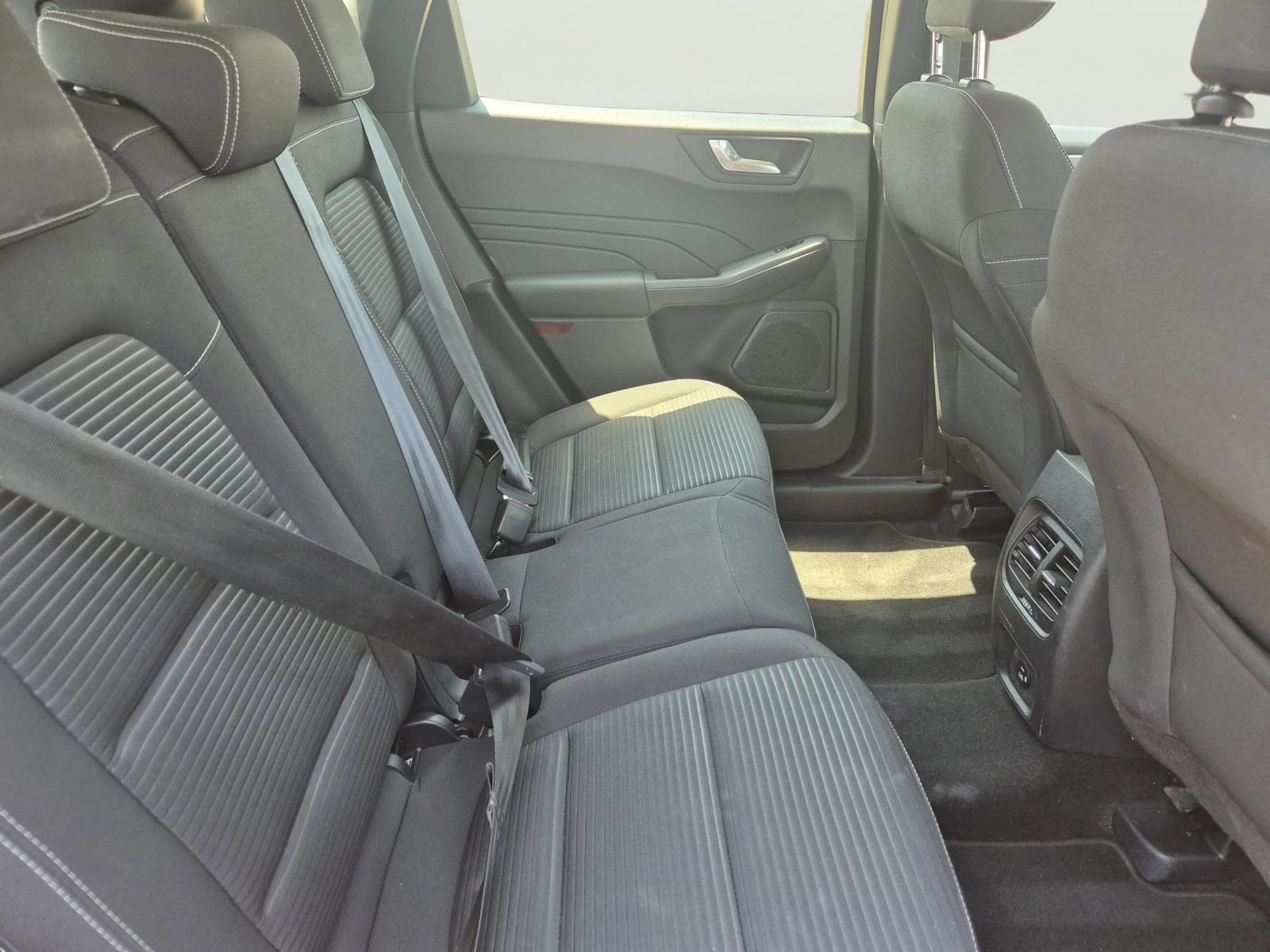 Ford Kuga 2.5 PHEV, снимка 9 - Автомобили и джипове - 54826623