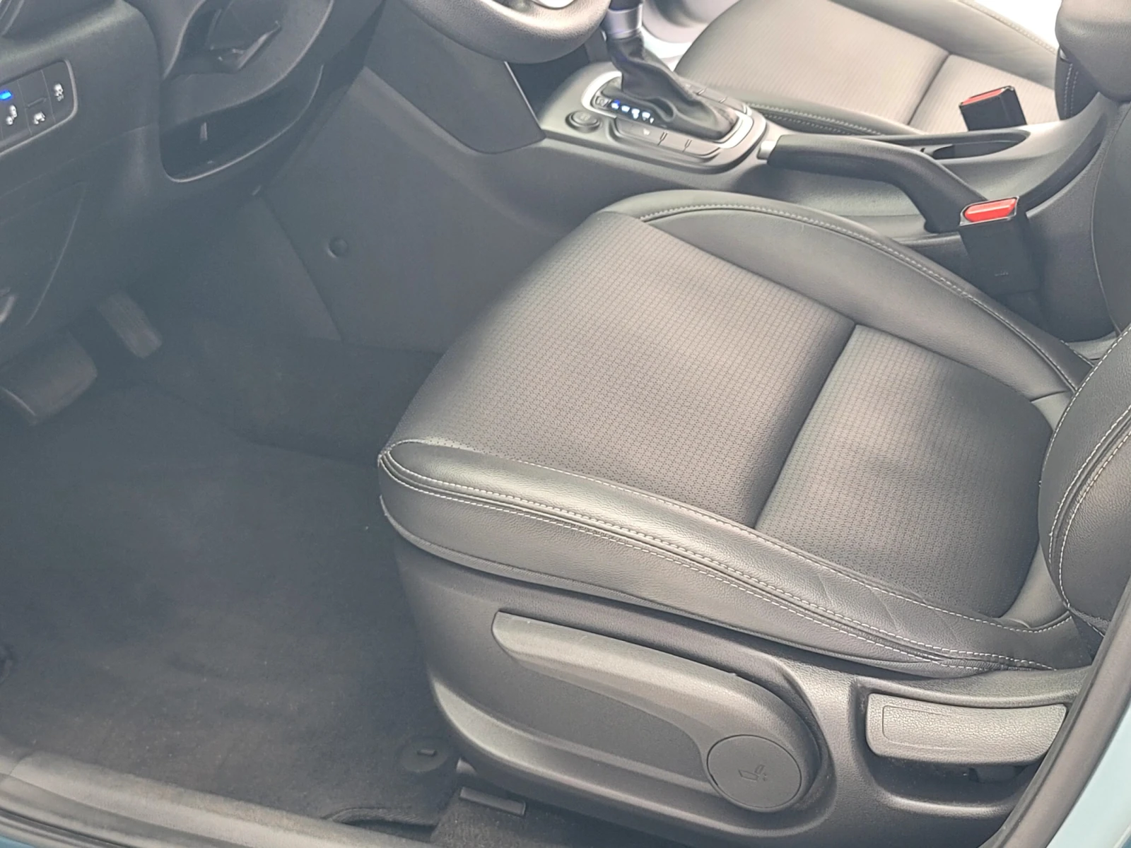 Hyundai Kona 1.6T Modern* BLIND SPOT* КРАЙНА ЦЕНА, снимка 7 - Автомобили и джипове - 55594301