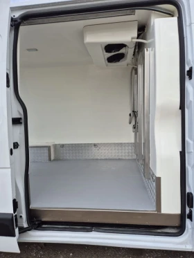 Renault Master 2.3-Хладилен, снимка 11