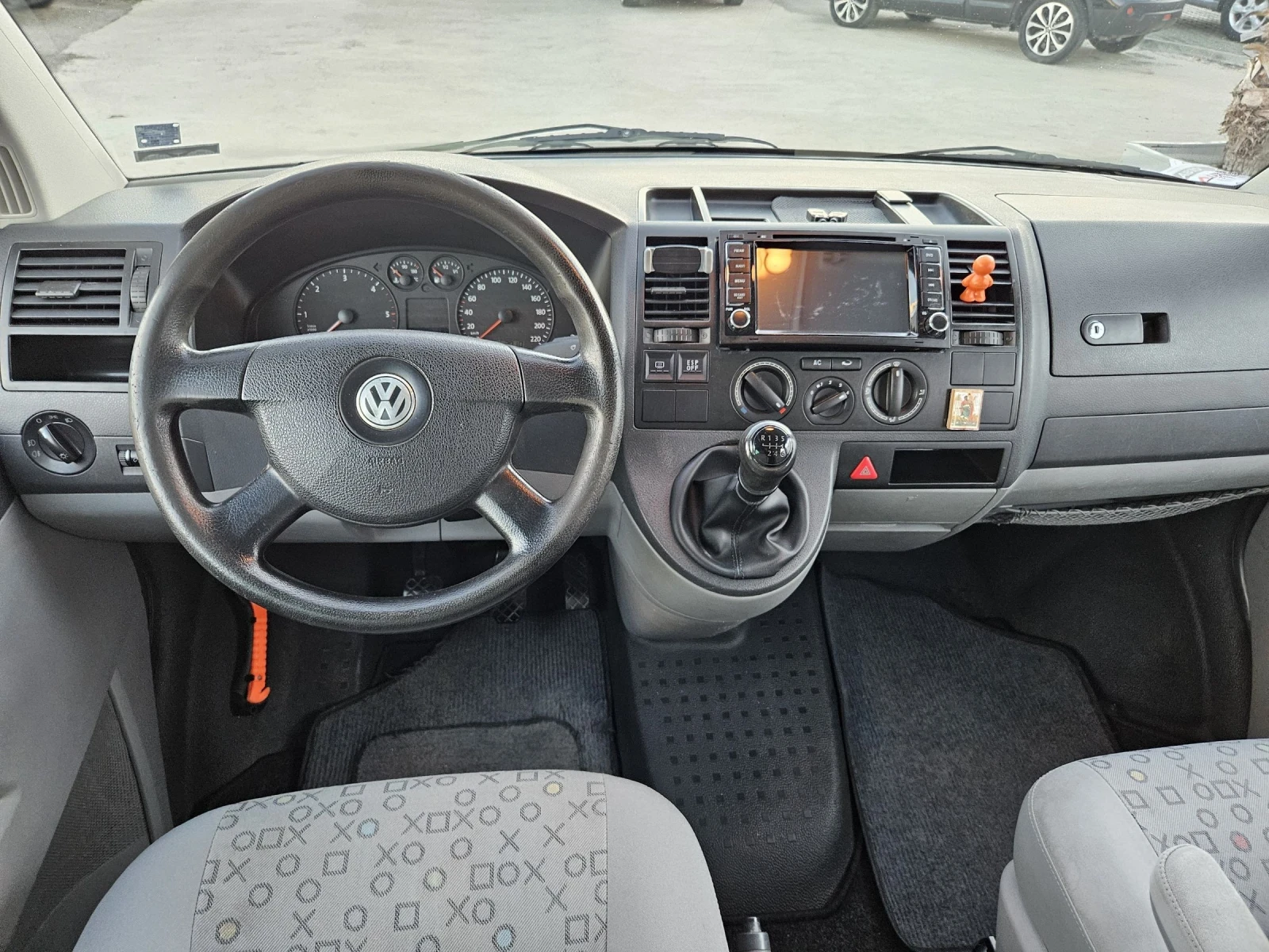 VW Transporter 2.5TDI-131кс= 6СКОРОСТИ= КАМЕРА= ТОВАРОПЪТНИЧЕСКИ - изображение 10