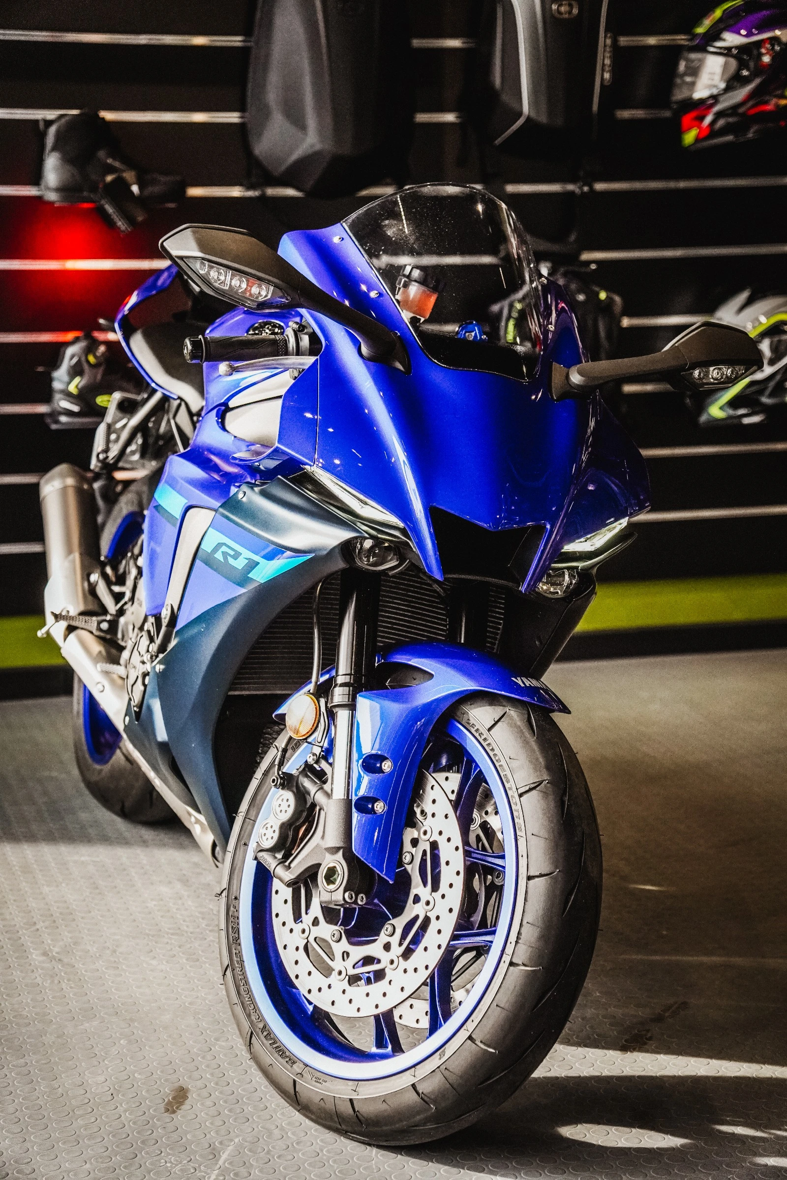 Yamaha YZF-R1   �������� �����   �������� �� 08/2026   1852 �� | Mobile.bg � ����������� 1