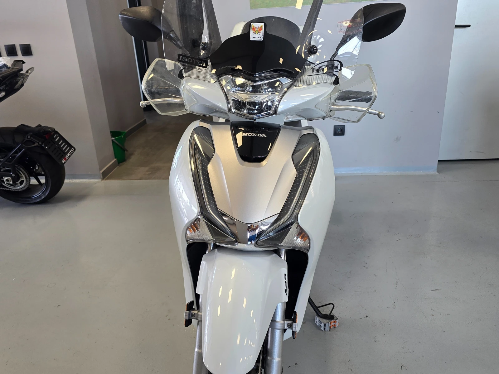 Honda Sh 125ie, ABS, Start-Stop, 2018г., снимка 7 - Мотоциклети и мототехника - 55011764