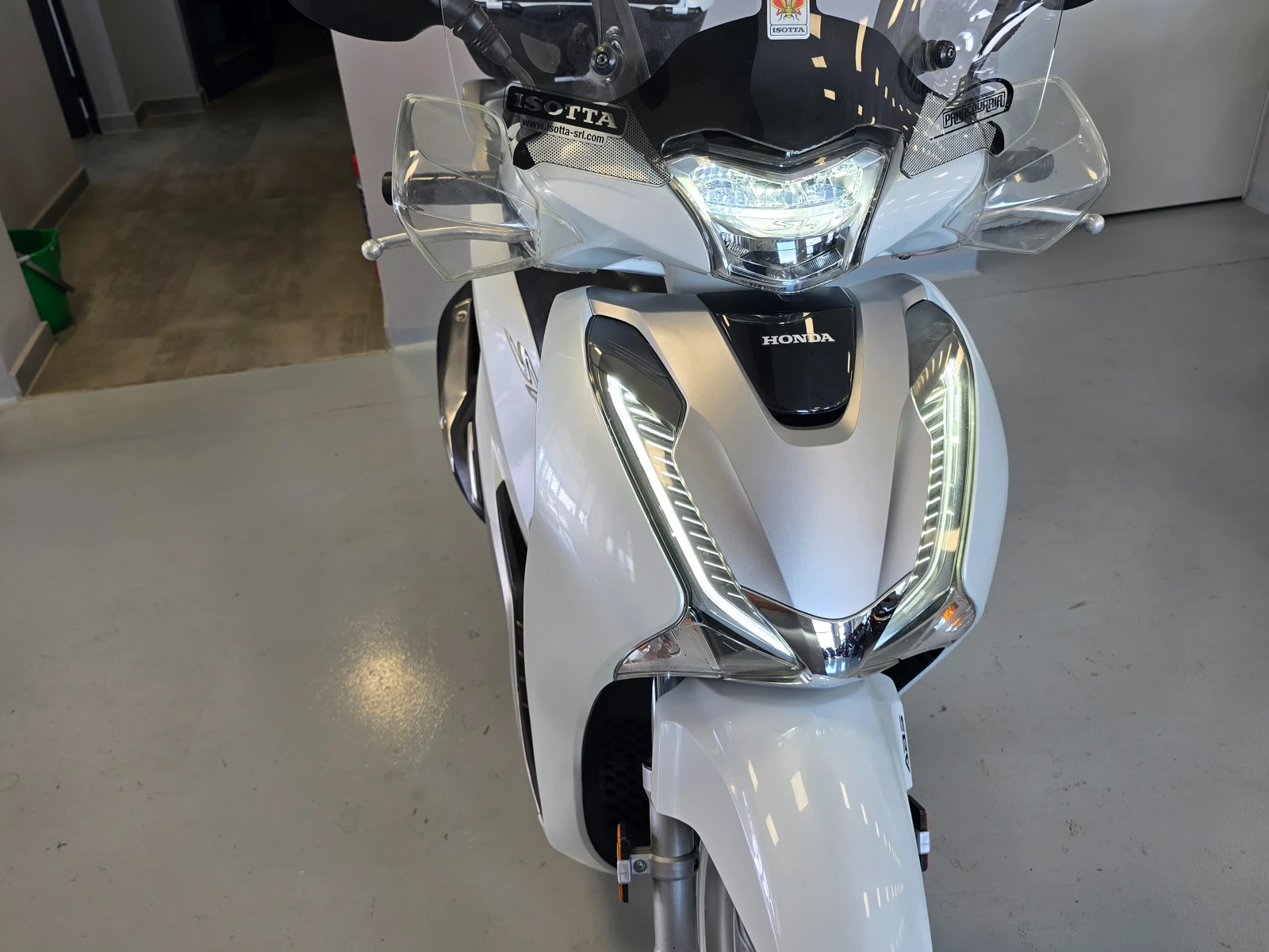 Honda Sh 125ie, ABS, Start-Stop, 2018г., снимка 8 - Мотоциклети и мототехника - 55011764