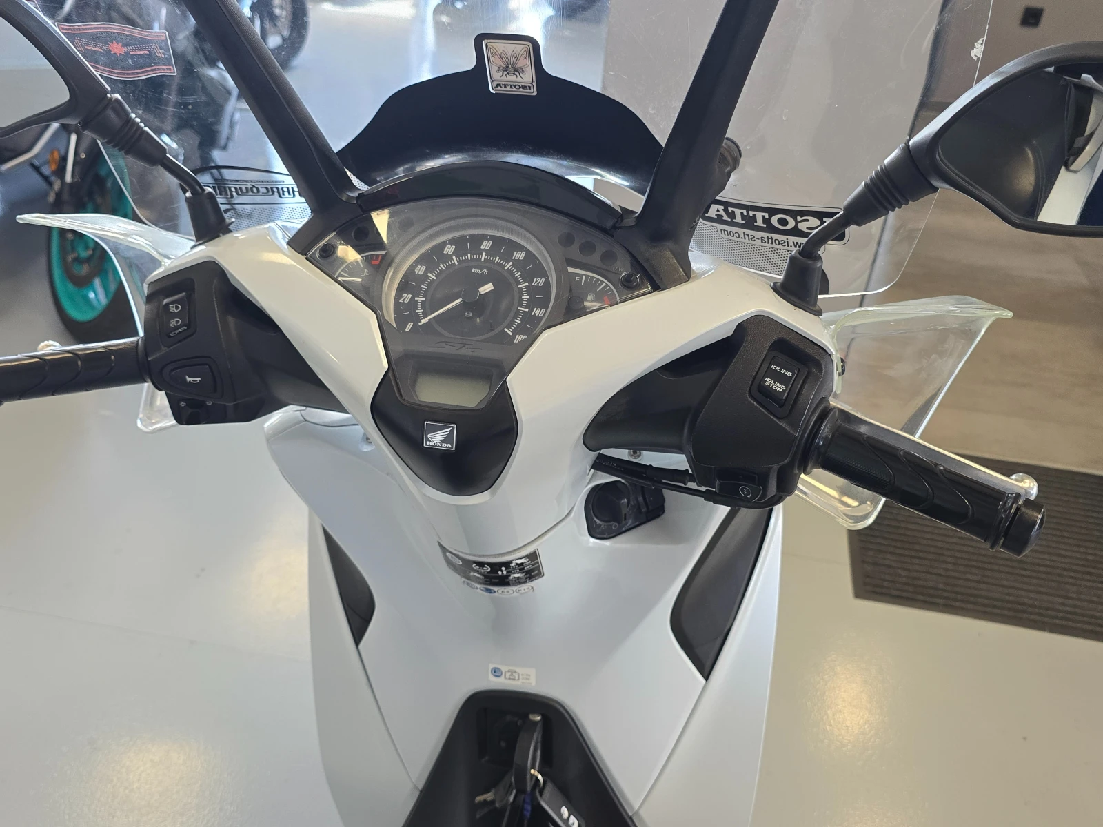 Honda Sh 125ie, ABS, Start-Stop, 2018г., снимка 11 - Мотоциклети и мототехника - 55011764