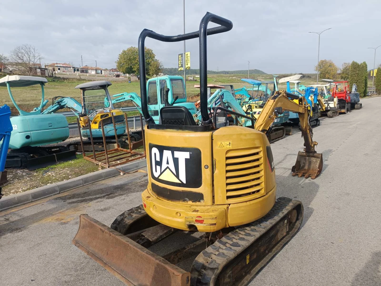  Cat 302    | Mobile.bg   3