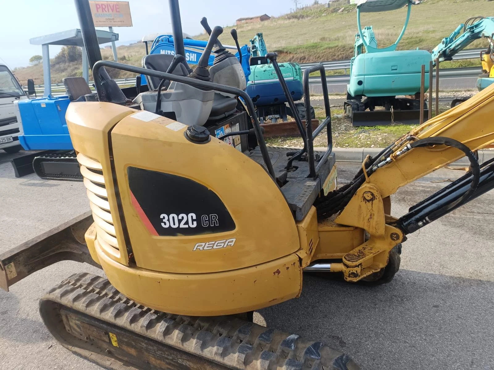  Cat 302    | Mobile.bg   6