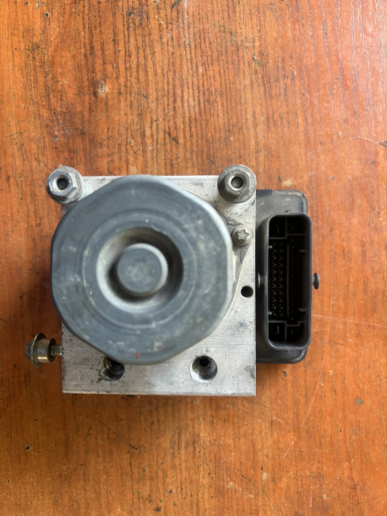 ABS  Skoda Fabia 2011 1.6 Tdi 6R0 907 379 BJ / 6R0 907 379 AS | Mobile.bg   2