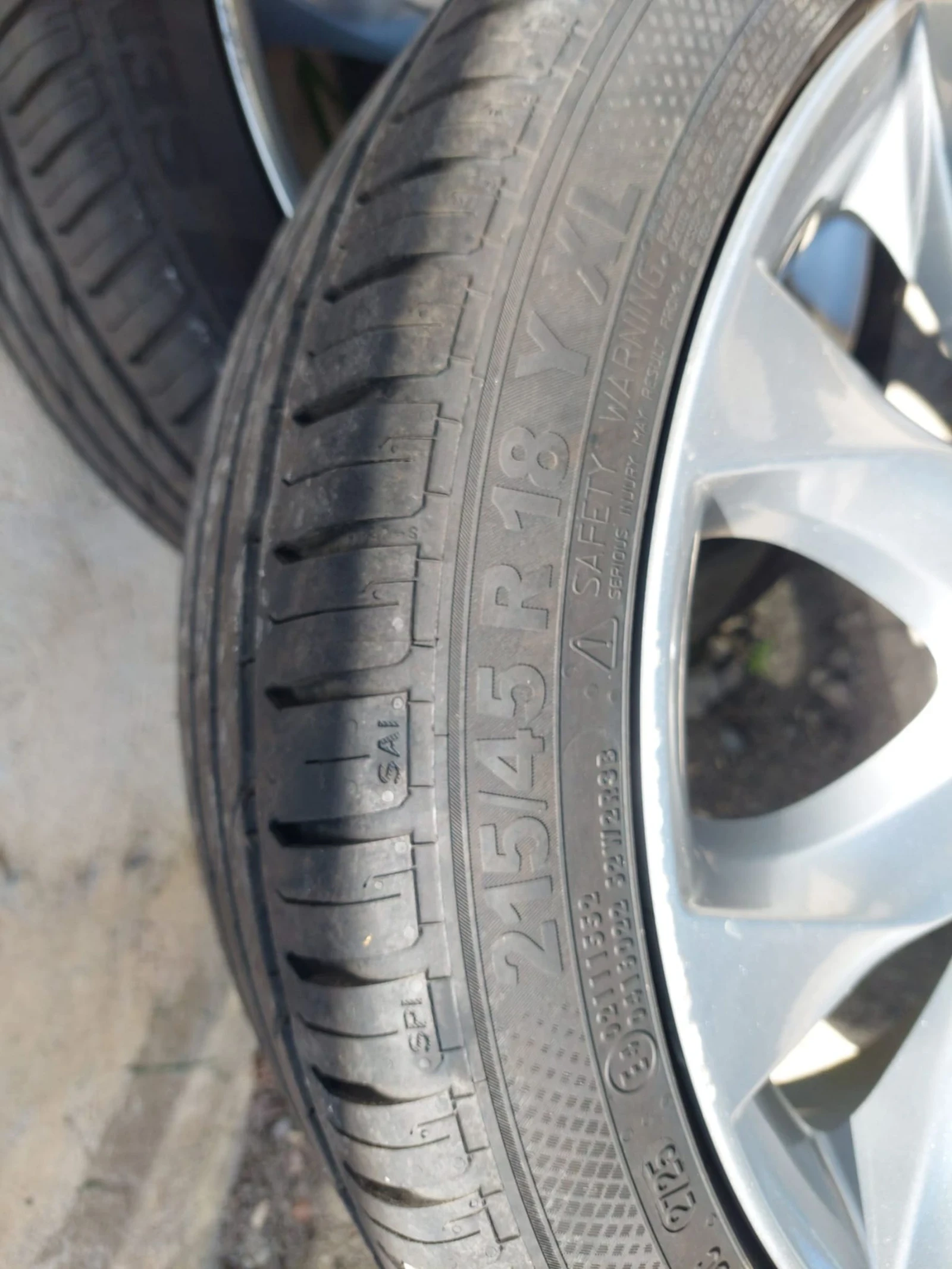 Гуми с джанти Semperit 215/45R18, снимка 3 - Гуми и джанти - 54230414