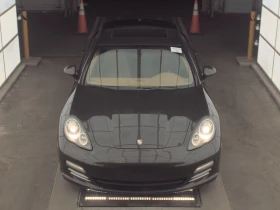 Porsche Panamera 4