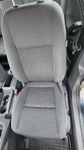 VW Golf Перфектен - 2592 € / 5069.51 лв. - 56435247 12