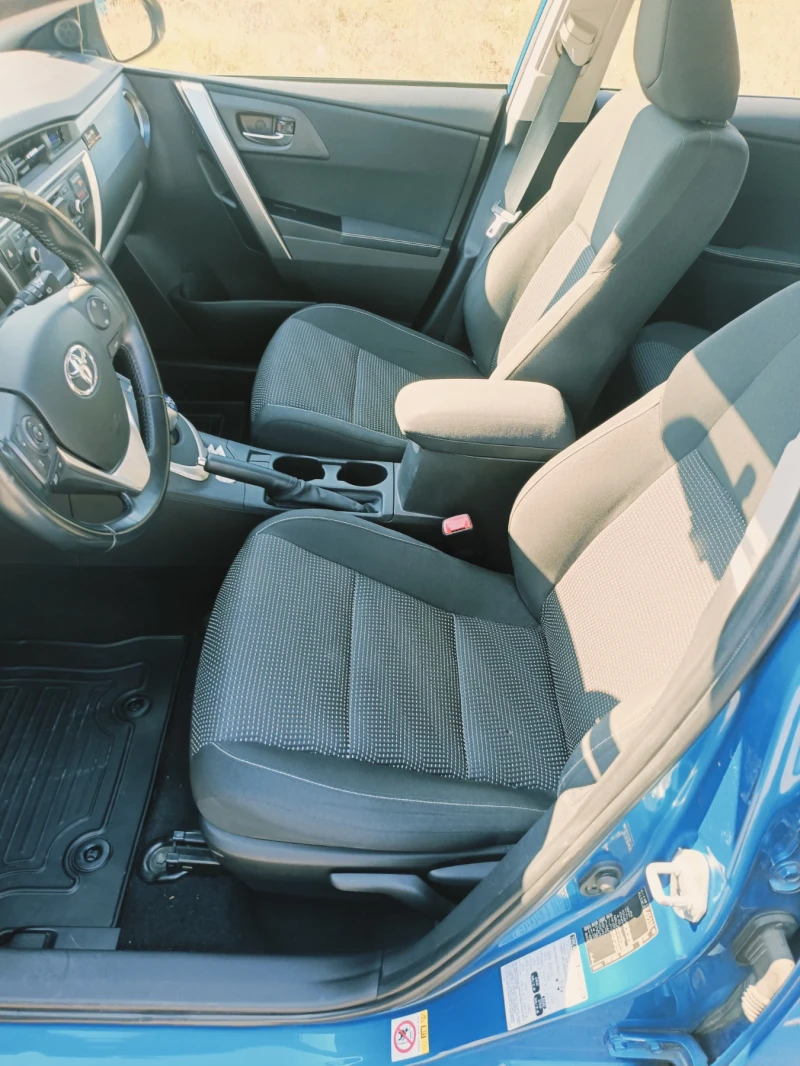 Toyota Auris, снимка 10 - Автомобили и джипове - 47591569