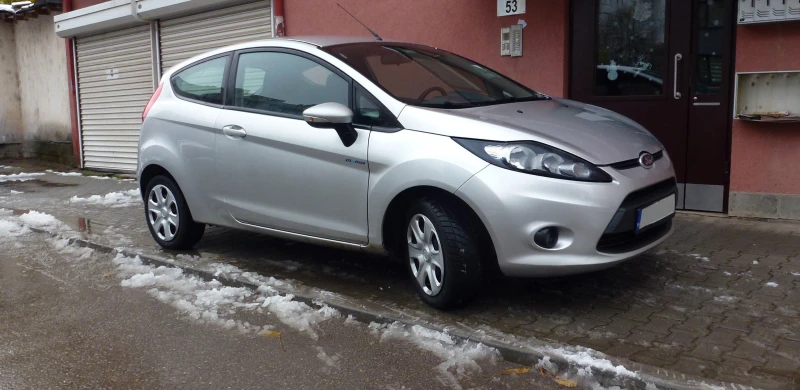 Ford Fiesta 16v A/C (MK-7), снимка 2 - Автомобили и джипове - 47967175