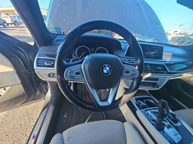 BMW 750, снимка 8 - Автомобили и джипове - 48725716