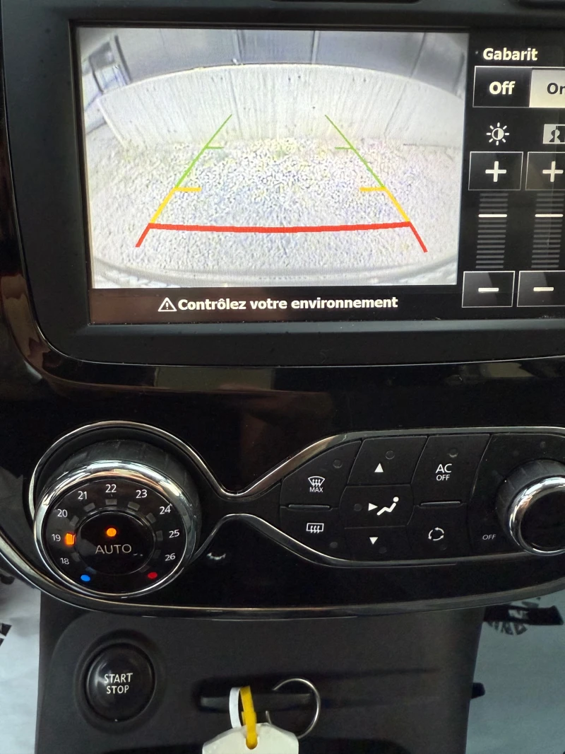 Renault Captur 1.5 DCI NAVI, снимка 9 - Автомобили и джипове - 51115845