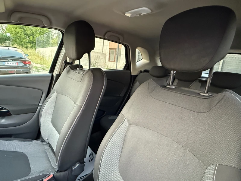 Renault Captur 1.5 DCI NAVI, снимка 13 - Автомобили и джипове - 51115845