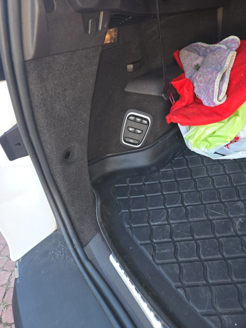 Renault Espace 1.6DCi 4 control distronik  keyless pano headup с7, снимка 5 - Автомобили и джипове - 52450270