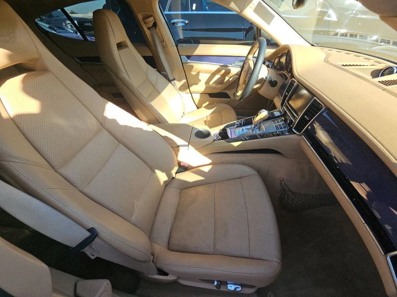 Porsche Panamera 4, снимка 12 - Автомобили и джипове - 52911750