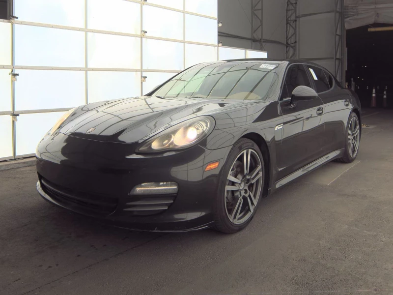 Porsche Panamera 4
