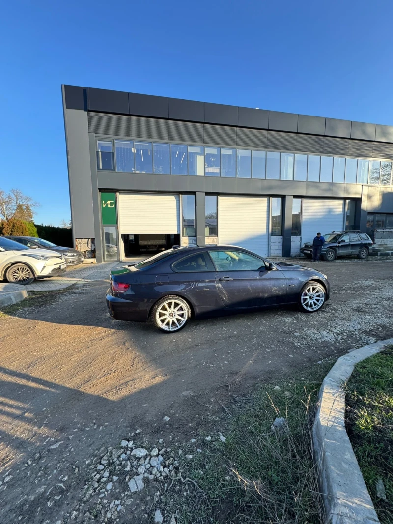 BMW 330, снимка 12 - Автомобили и джипове - 53454413