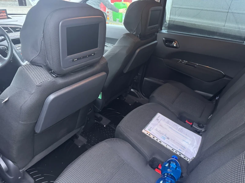 Peugeot 5008 2.0HDi 7mesta headup 3xTv Distronik, снимка 13 - Автомобили и джипове - 53562612
