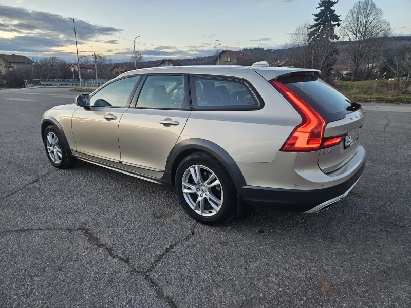 Volvo V90 Cross Country D4, снимка 4 - Автомобили и джипове - 53576620