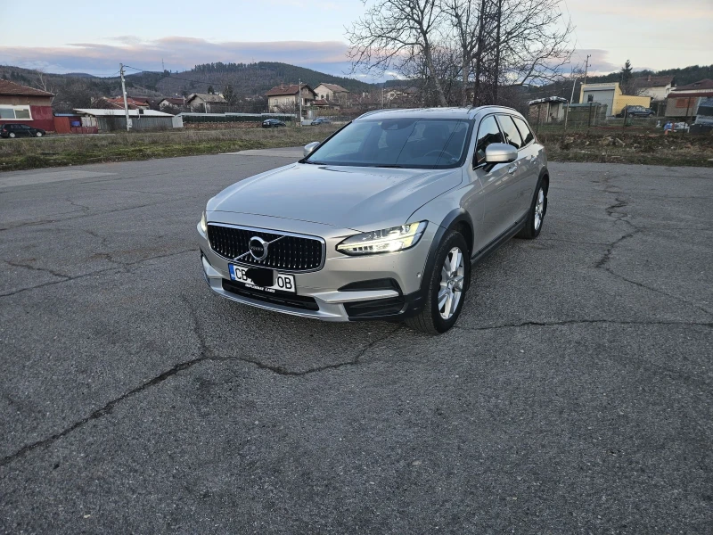 Volvo V90 Cross Country D4, снимка 2 - Автомобили и джипове - 53576620
