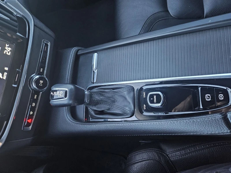 Volvo V90 Cross Country D4, снимка 8 - Автомобили и джипове - 53576620
