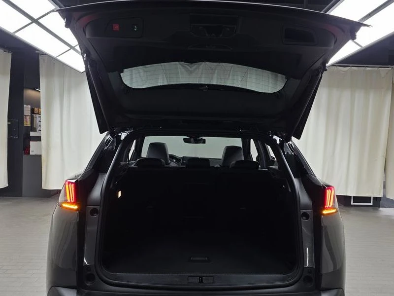 Peugeot 3008 1.5 Automatic ПАНОРАМА* ПОДГРЕВ* МАСАЖ, снимка 15 - Автомобили и джипове - 55944357