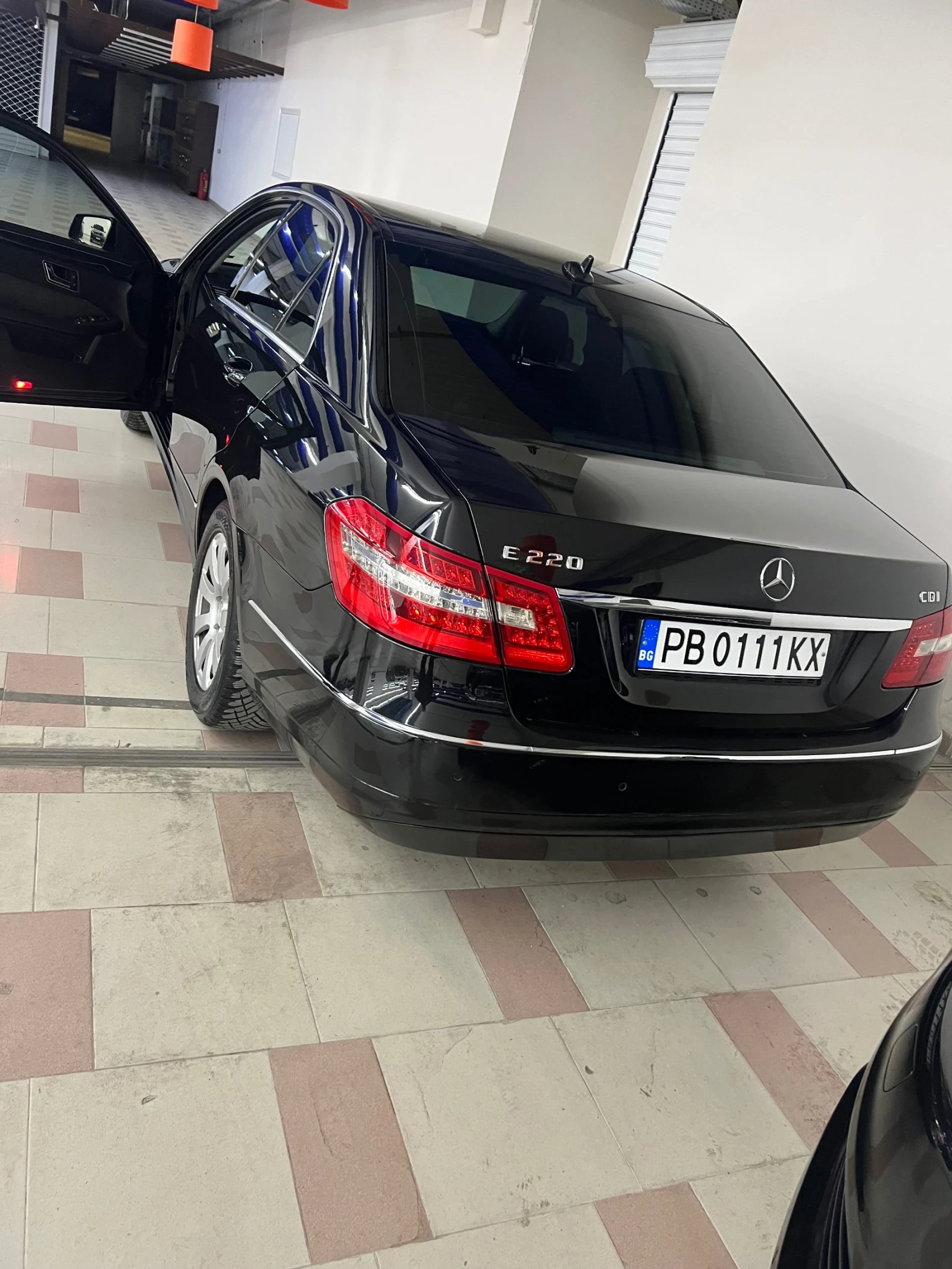 Mercedes-Benz E 220  - изображение 4
