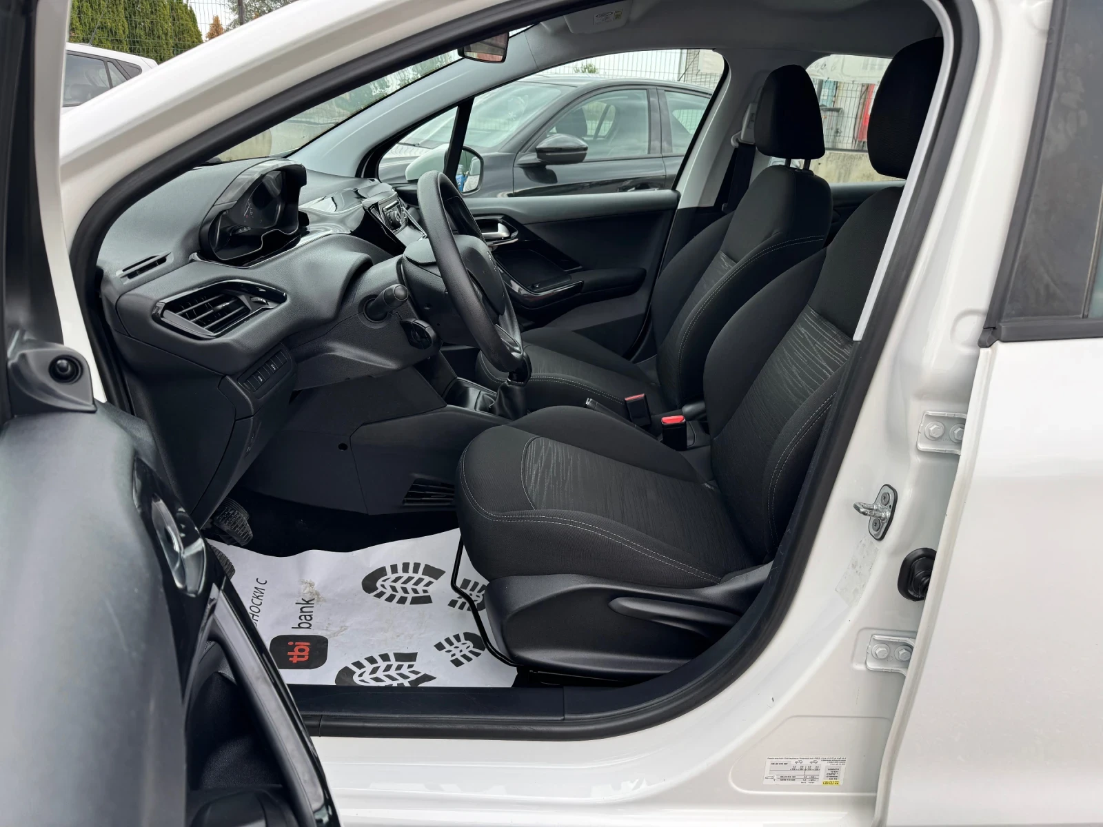 Peugeot 208 1.6HDI Facelift Klima EURO 6 | Mobile.bg   11