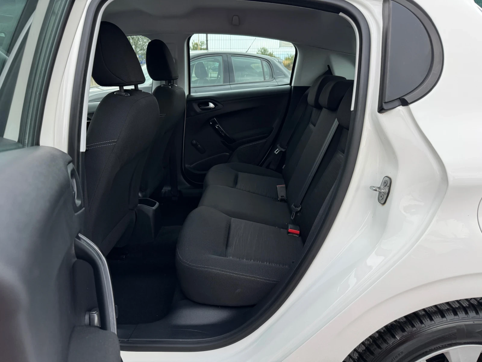 Peugeot 208 1.6HDI Facelift Klima EURO 6 | Mobile.bg   15