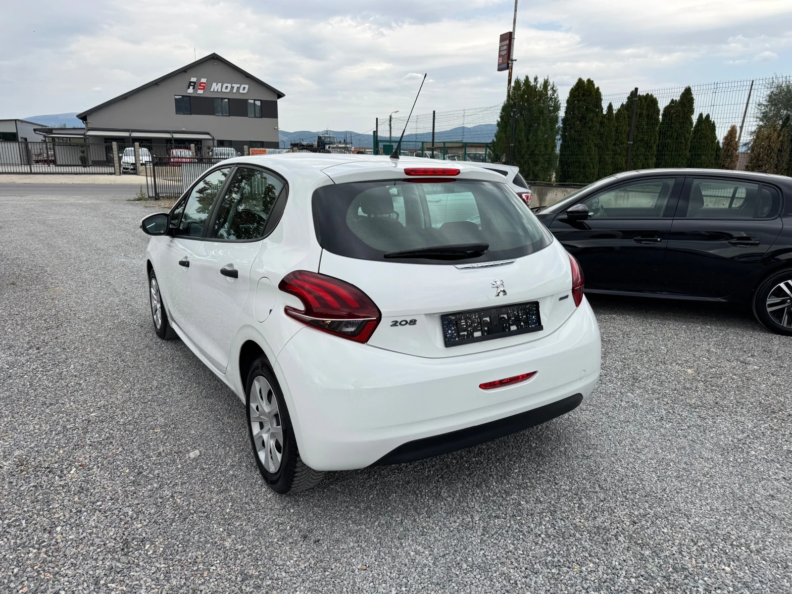 Peugeot 208 1.6HDI Facelift Klima EURO 6 - изображение 5