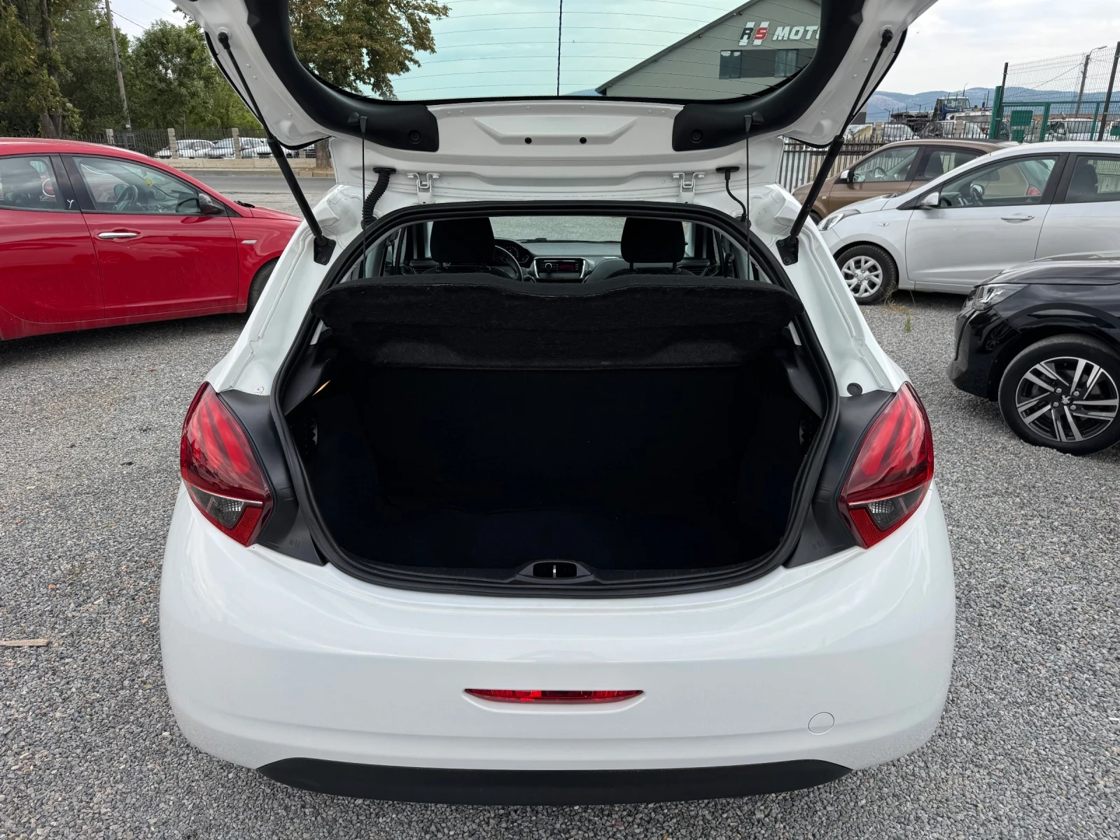 Peugeot 208 1.6HDI Facelift Klima EURO 6 | Mobile.bg   16