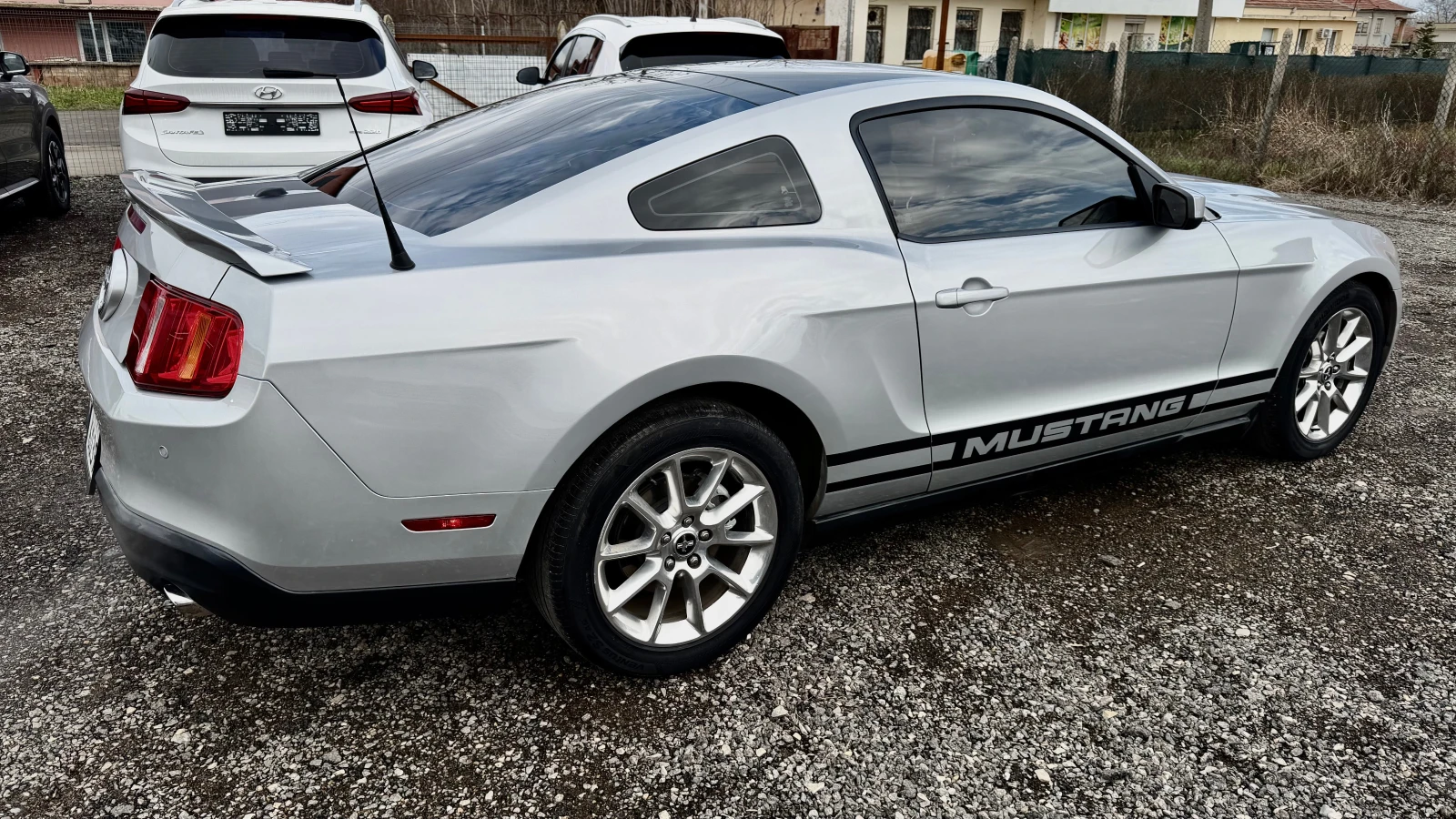 Ford Mustang 4.0 V6 GT - изображение 6