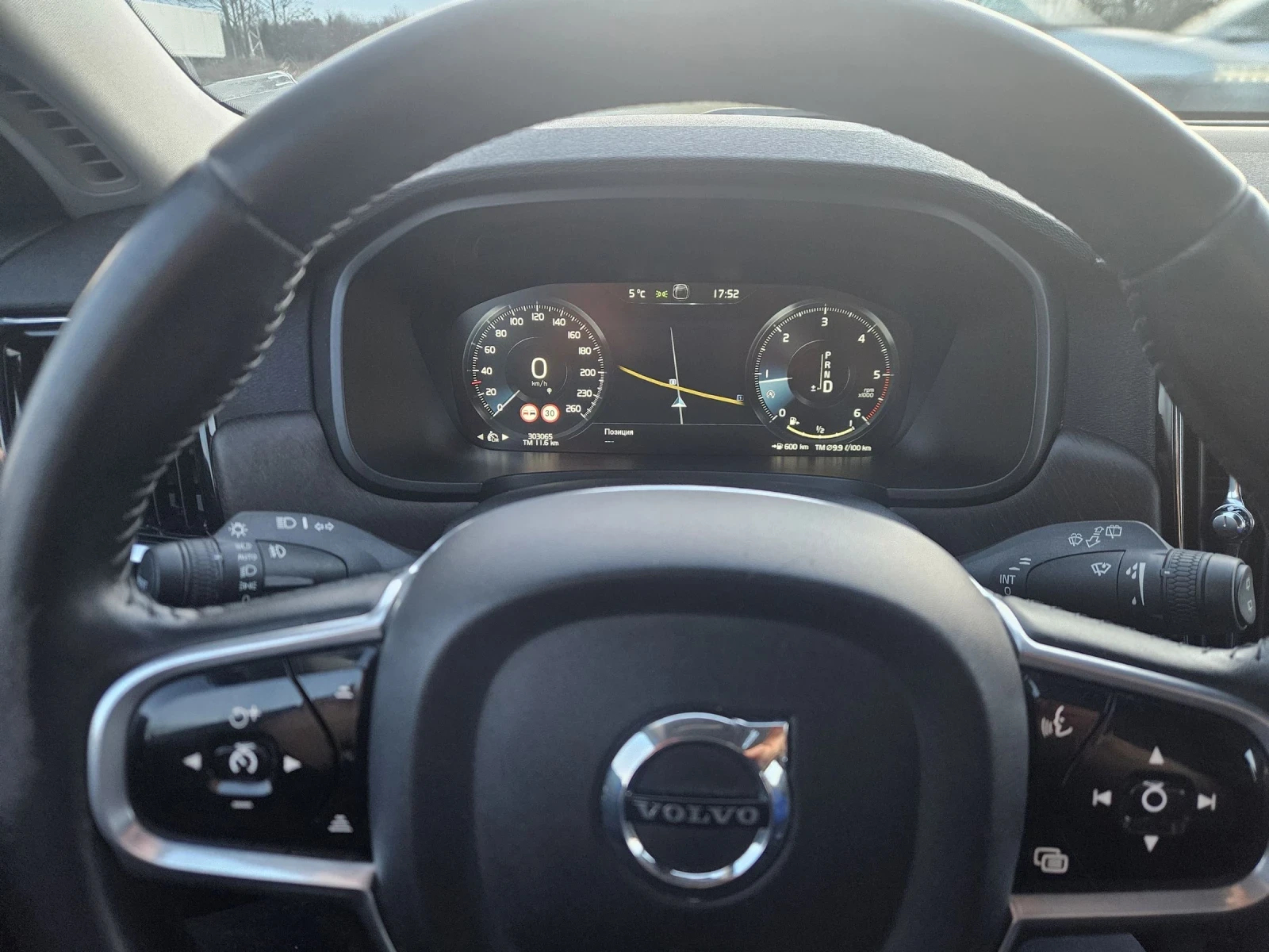 Volvo V90 Cross Country D4 - изображение 6