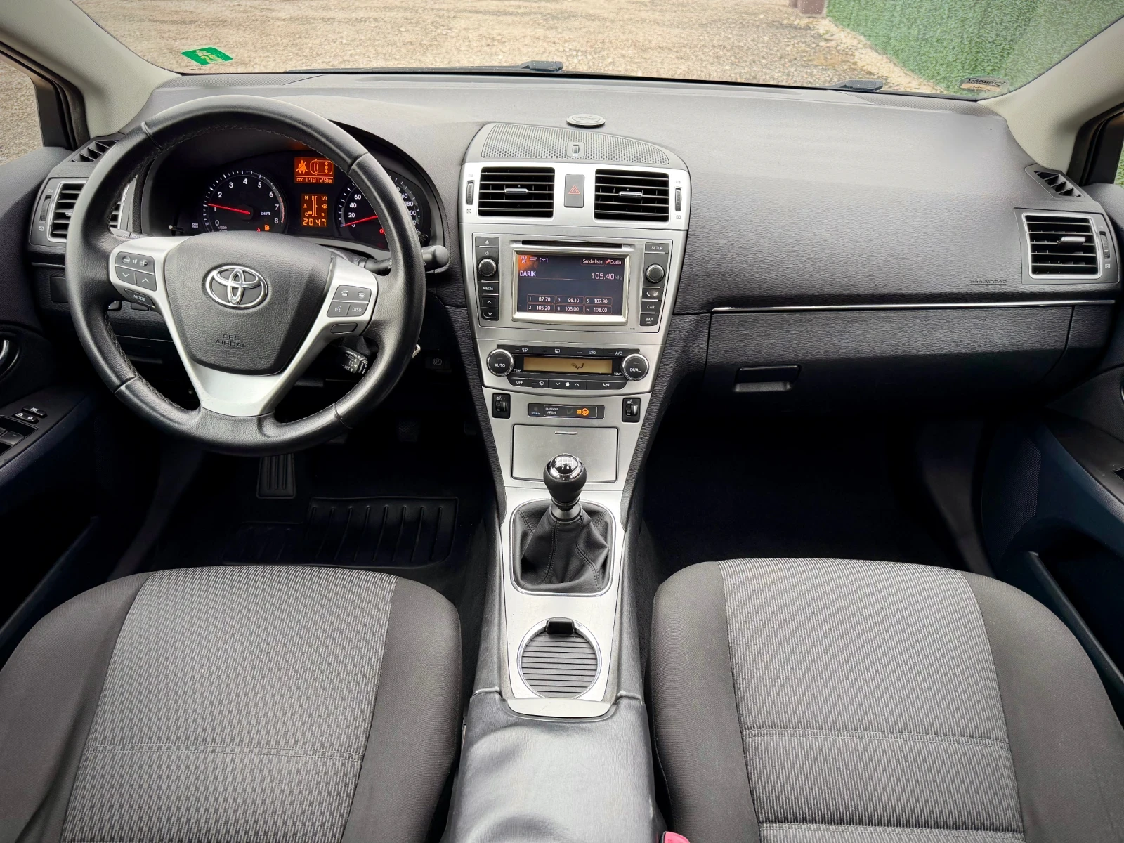 Toyota Avensis 1.8 VALVEMATIC* FACELIFT* CAMERA, снимка 10 - Автомобили и джипове - 53890112