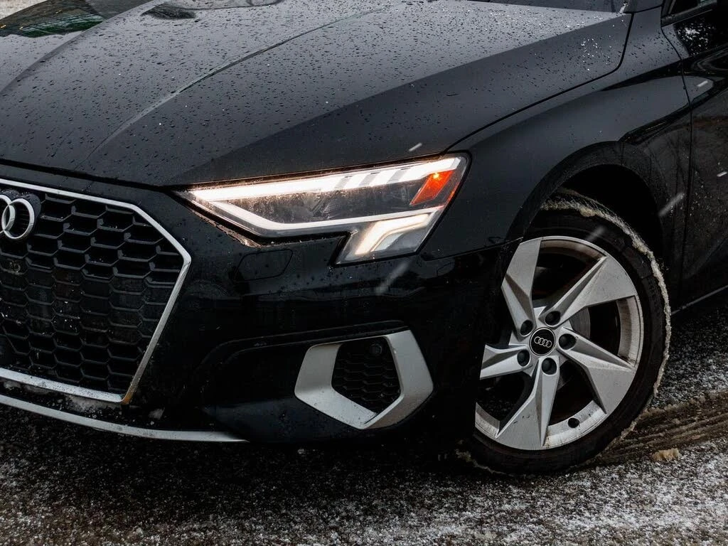 Audi A3 40 TFSI* Komfort* АвтоКредит* (ЦЕНА ДО БГ), снимка 2 - Автомобили и джипове - 54001791