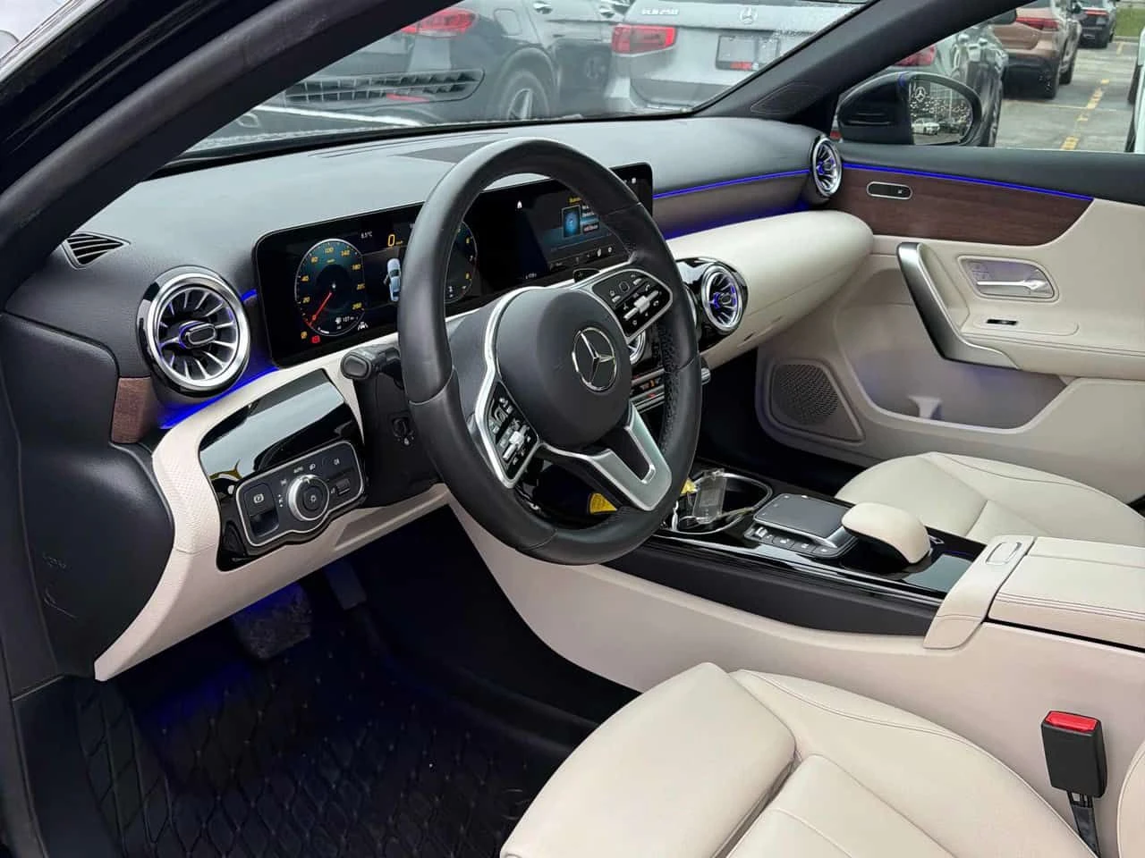 Mercedes-Benz A 220 4MATIC* ПОДГРЕВИ* ПАНОРАМА* KEYLESS* , снимка 5 - Автомобили и джипове - 54169090