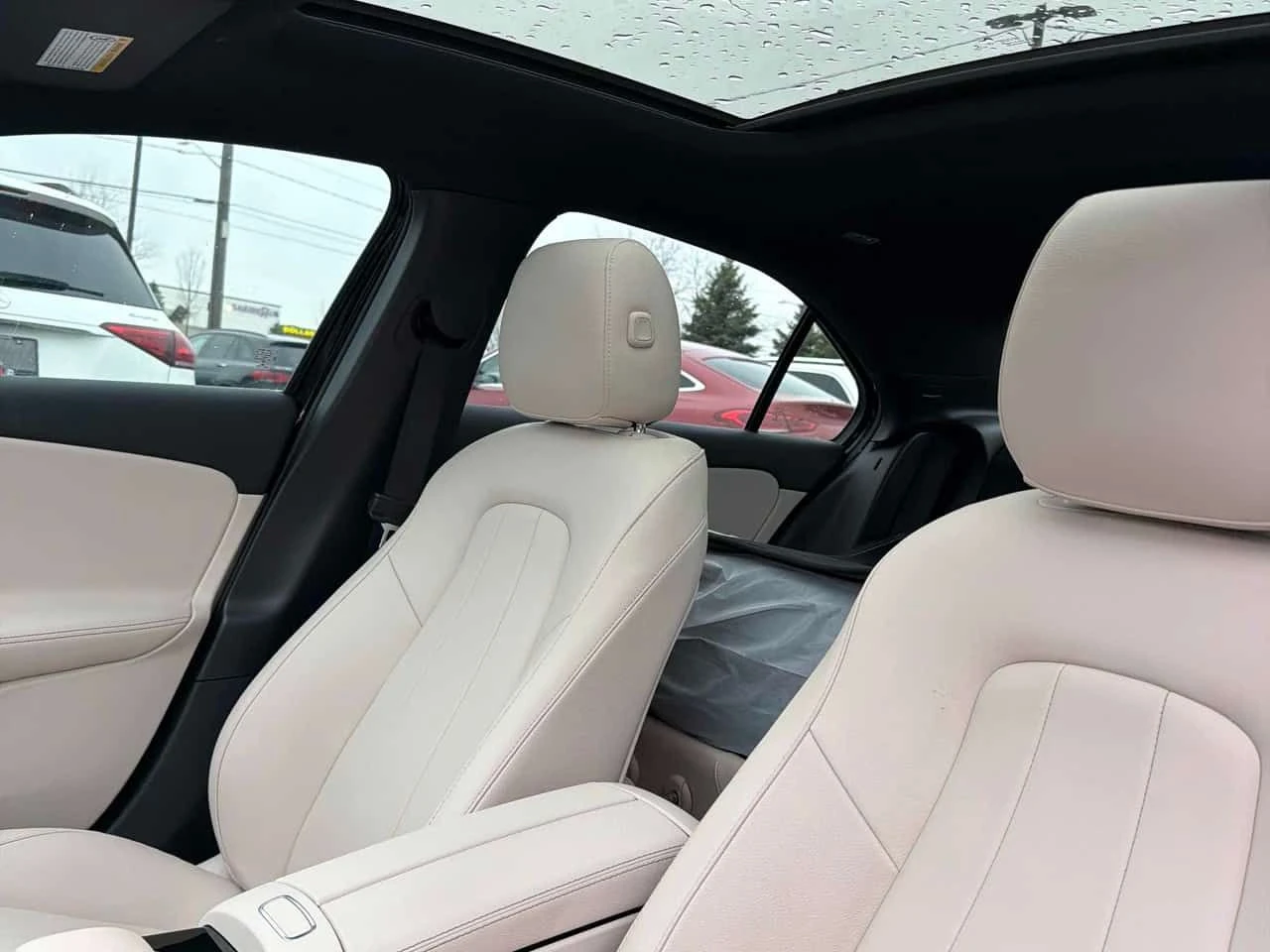 Mercedes-Benz A 220 4MATIC* ПОДГРЕВИ* ПАНОРАМА* KEYLESS* , снимка 17 - Автомобили и джипове - 54169090