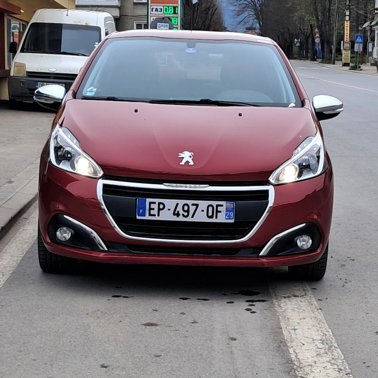 Peugeot 208 1.2 бензин, сменен ангренаж, снимка 2 - Автомобили и джипове - 54204672