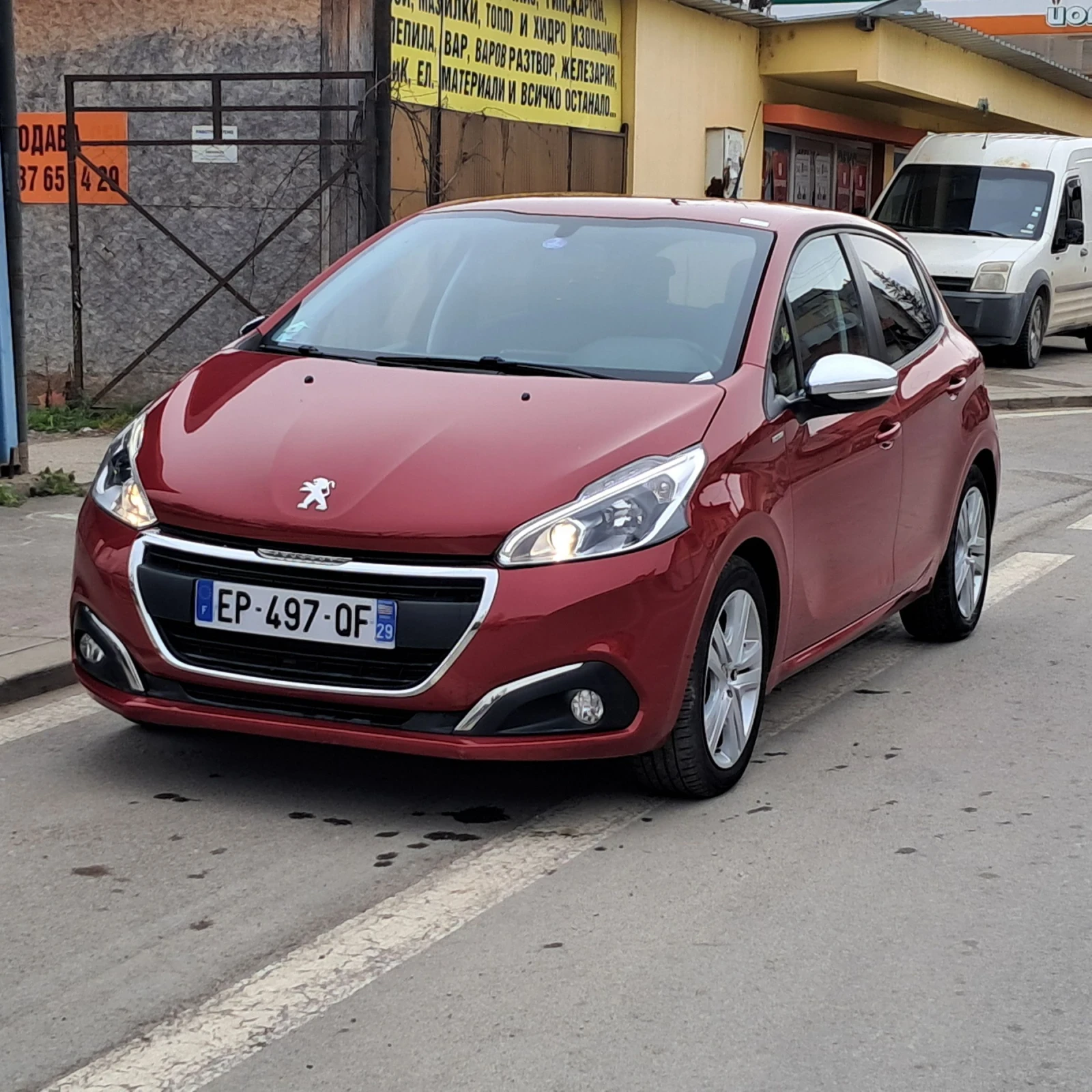 Peugeot 208 1.2 бензин, сменен ангренаж, снимка 3 - Автомобили и джипове - 54204672
