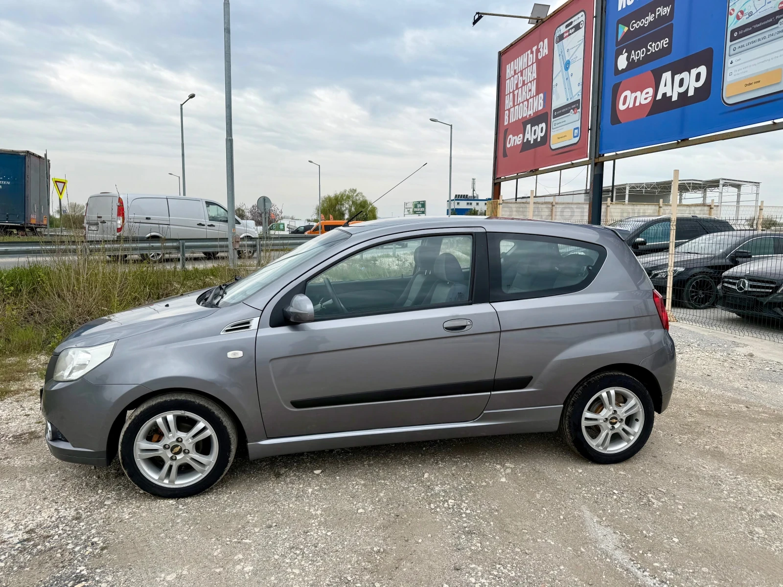 Chevrolet Aveo 1.2 бензин/ Газ, снимка 7 - Автомобили и джипове - 54217969