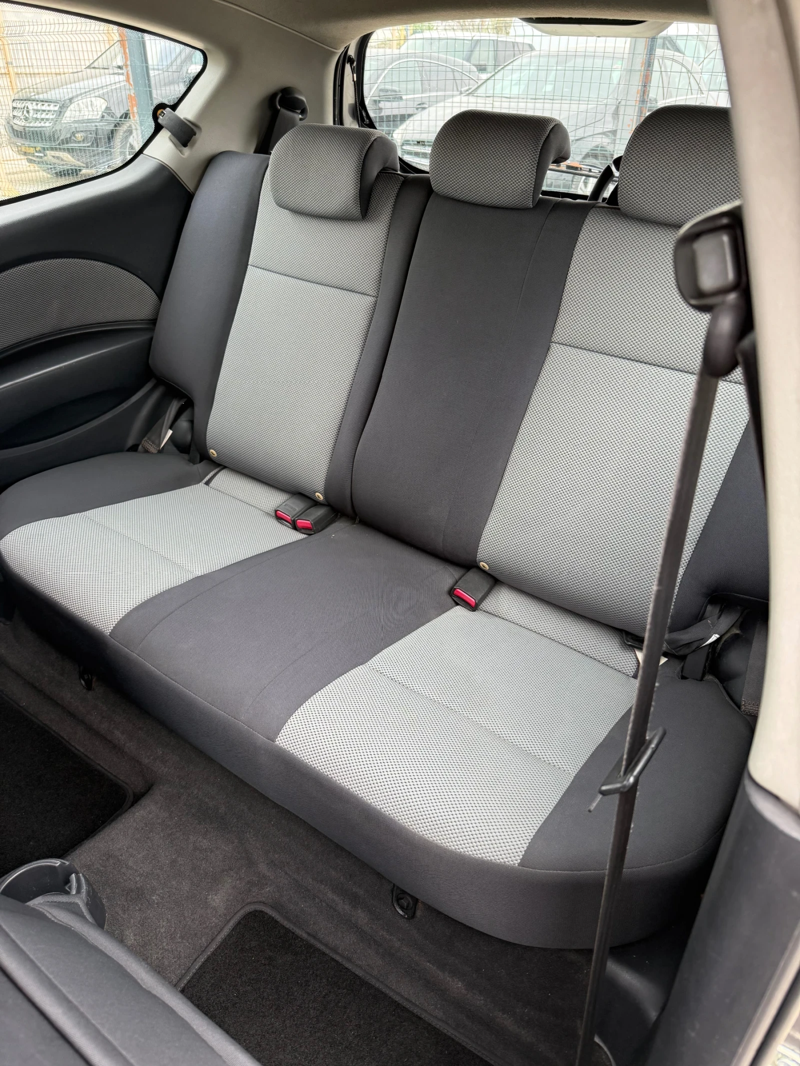 Chevrolet Aveo 1.2 бензин/ Газ, снимка 11 - Автомобили и джипове - 54217969