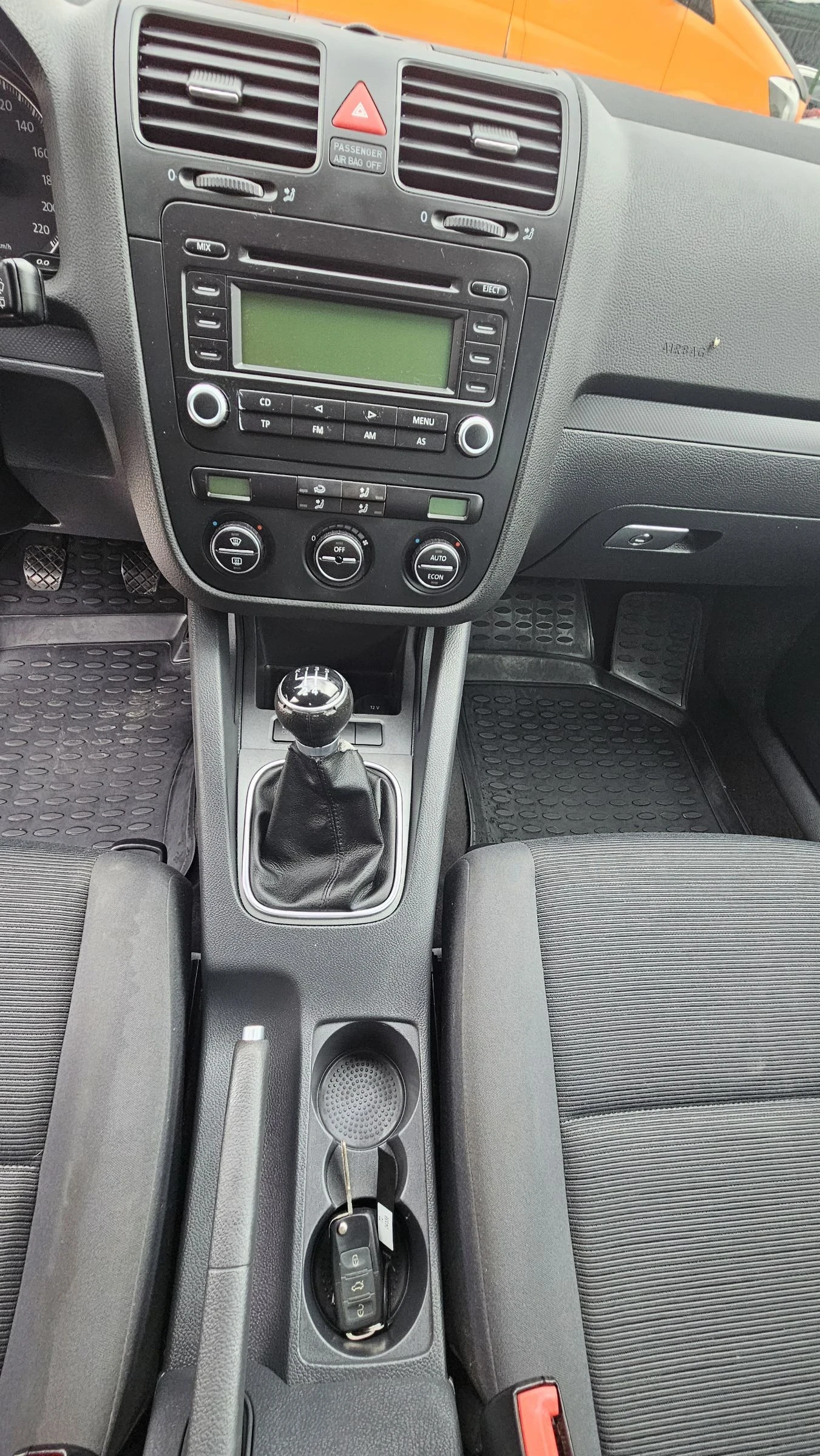 VW Golf Перфектен, снимка 10 - Автомобили и джипове - 54266035