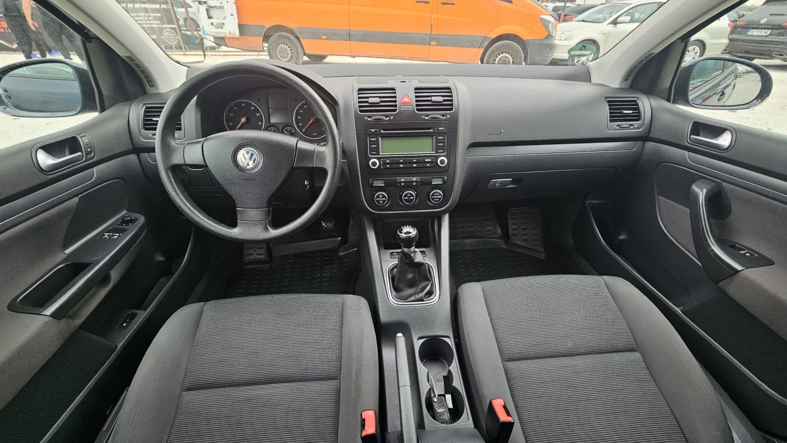 VW Golf Перфектен, снимка 11 - Автомобили и джипове - 54266035