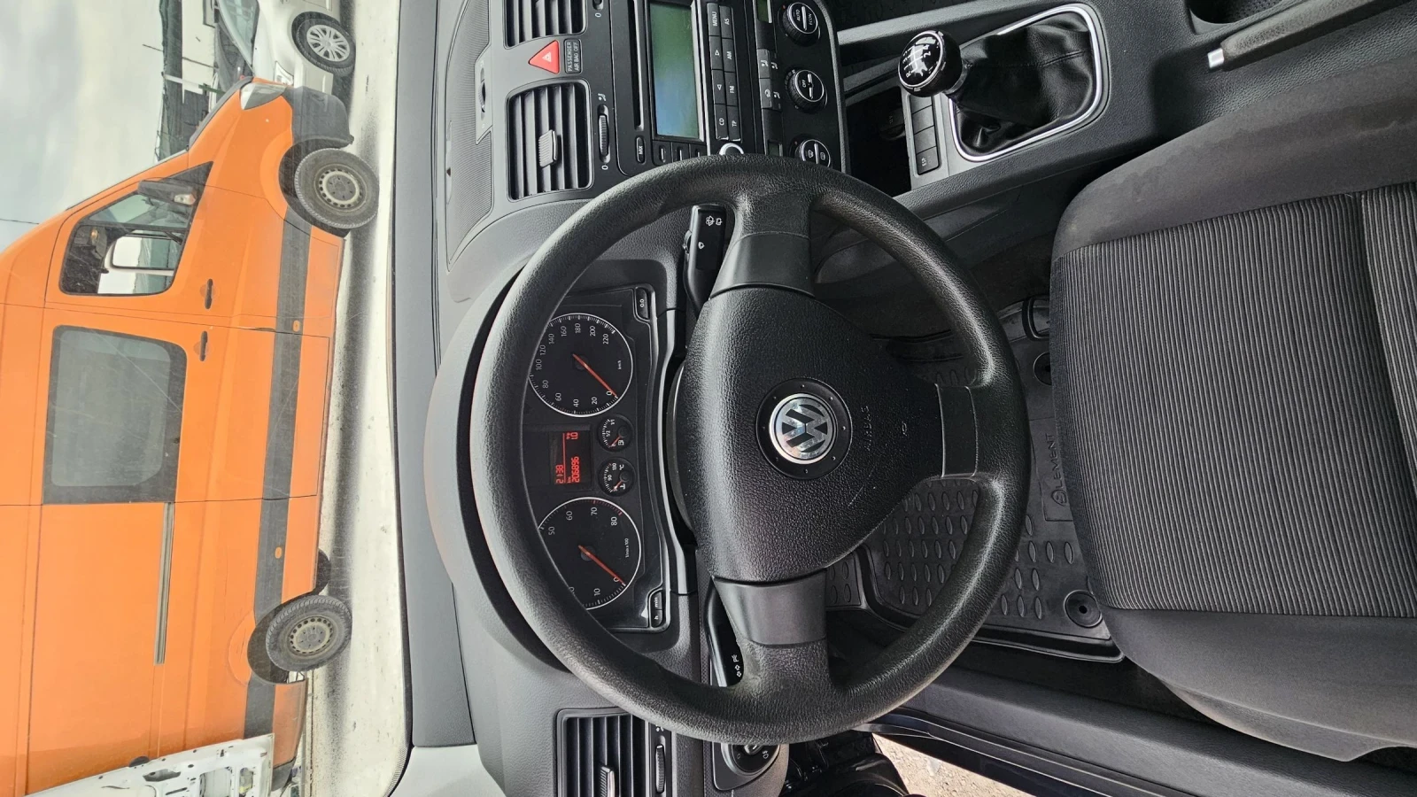 VW Golf Перфектен, снимка 13 - Автомобили и джипове - 54266035