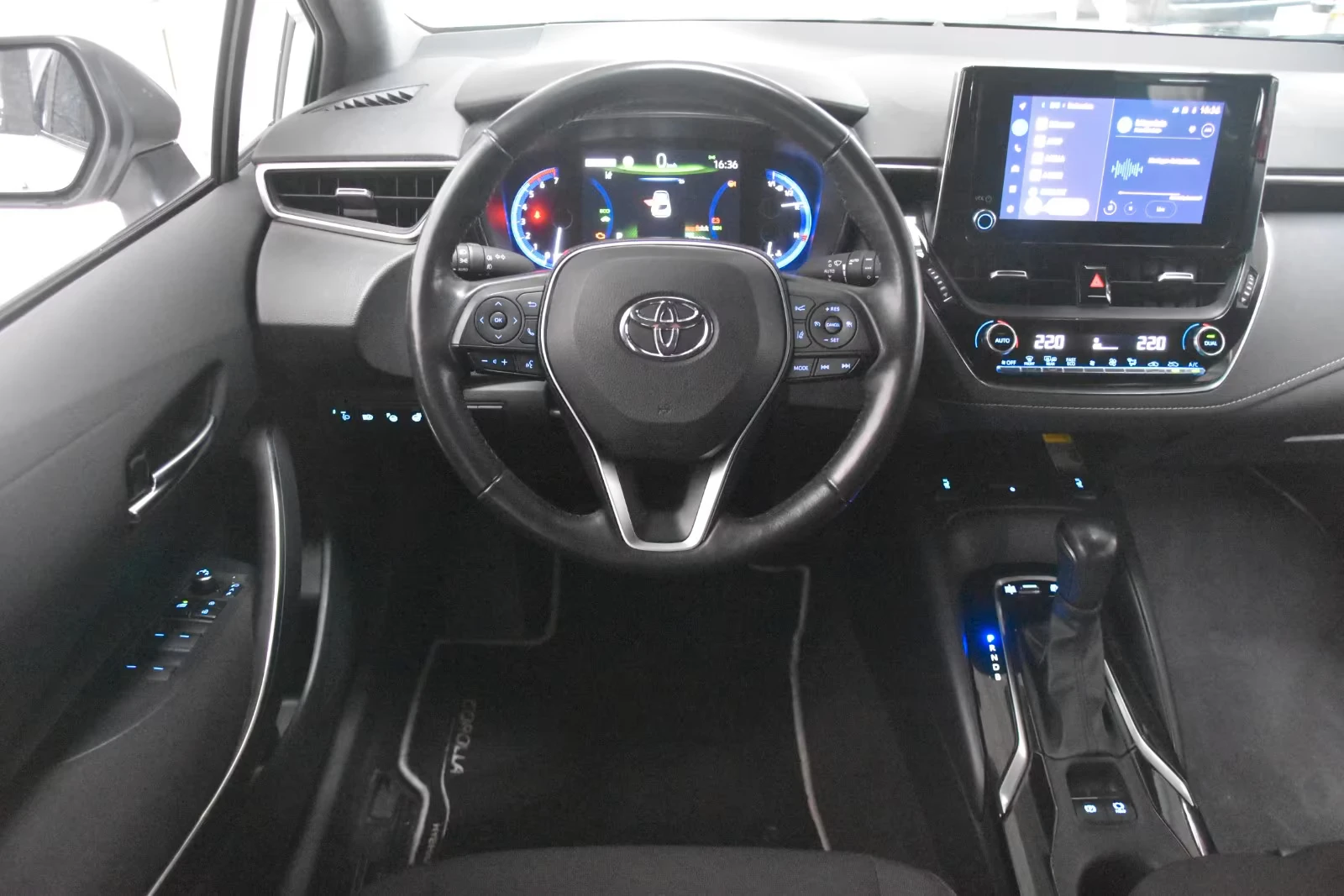 Toyota Corolla 1.8 HEV/122HP/TEAMD/CAM/NAVI/195h, снимка 9 - Автомобили и джипове - 54278280