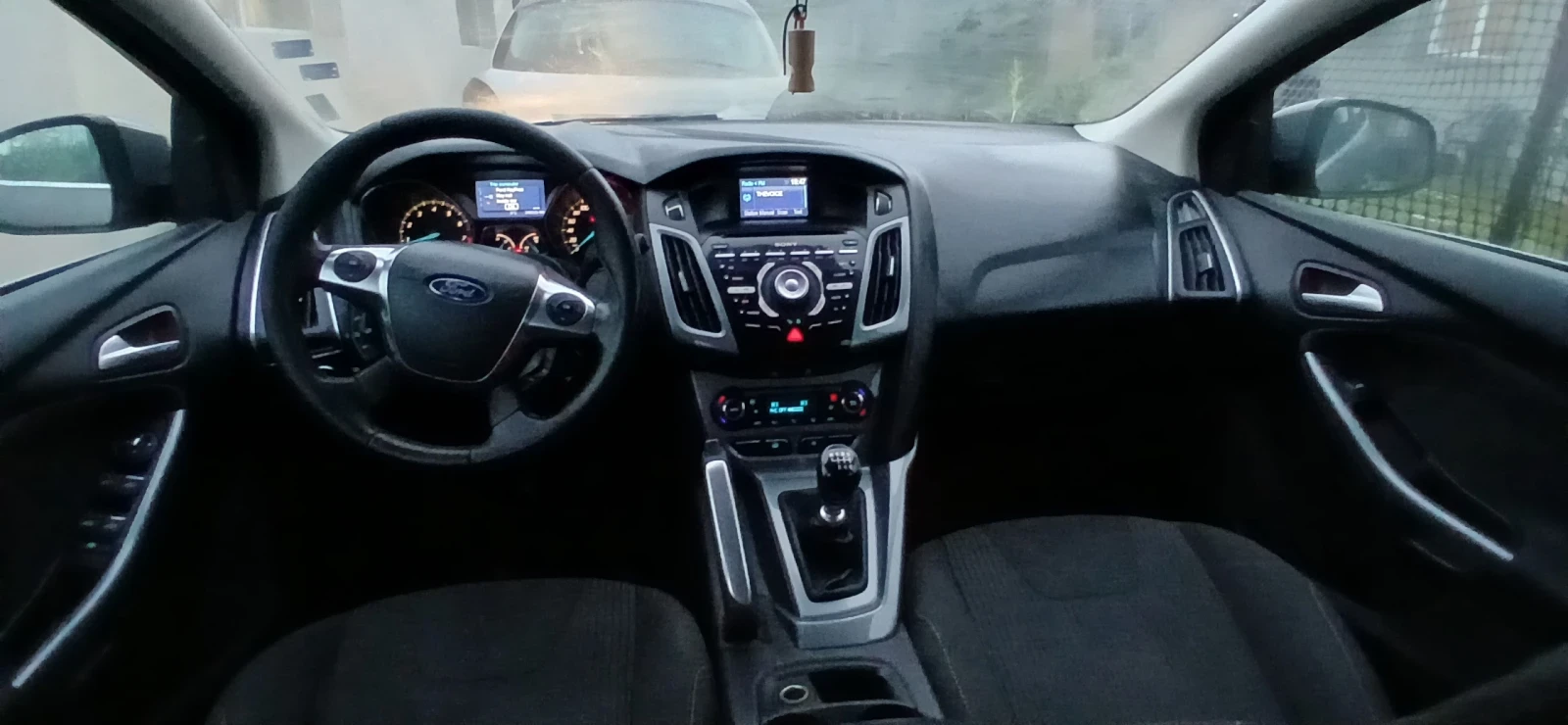 Ford Focus 1.0 турбо, снимка 10 - Автомобили и джипове - 54372297