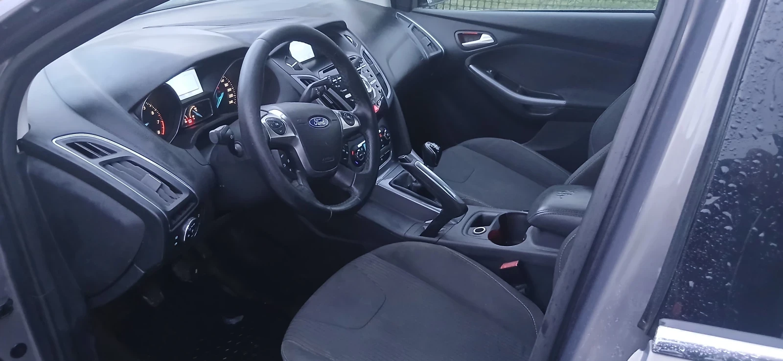 Ford Focus 1.0 турбо, снимка 12 - Автомобили и джипове - 54372297