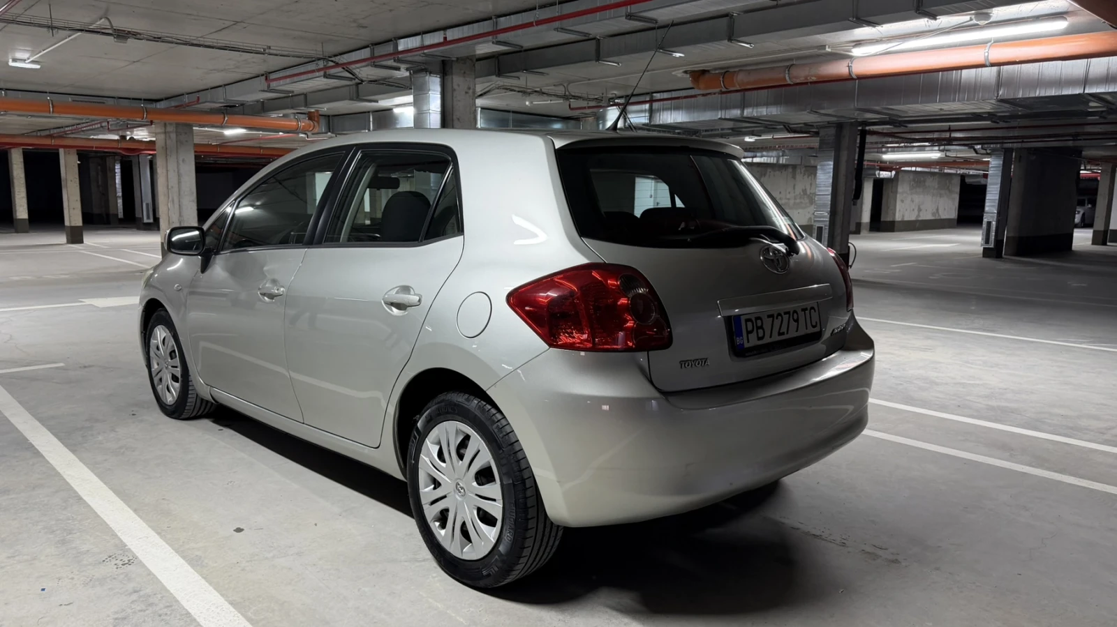 Toyota Auris 1.4 D4D, снимка 4 - Автомобили и джипове - 54596570